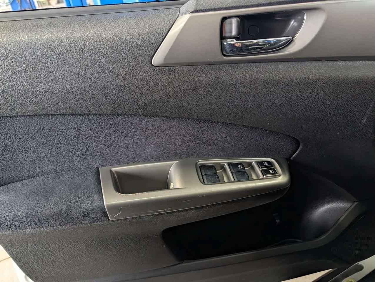 2009 Subaru Forester X Limited Photo