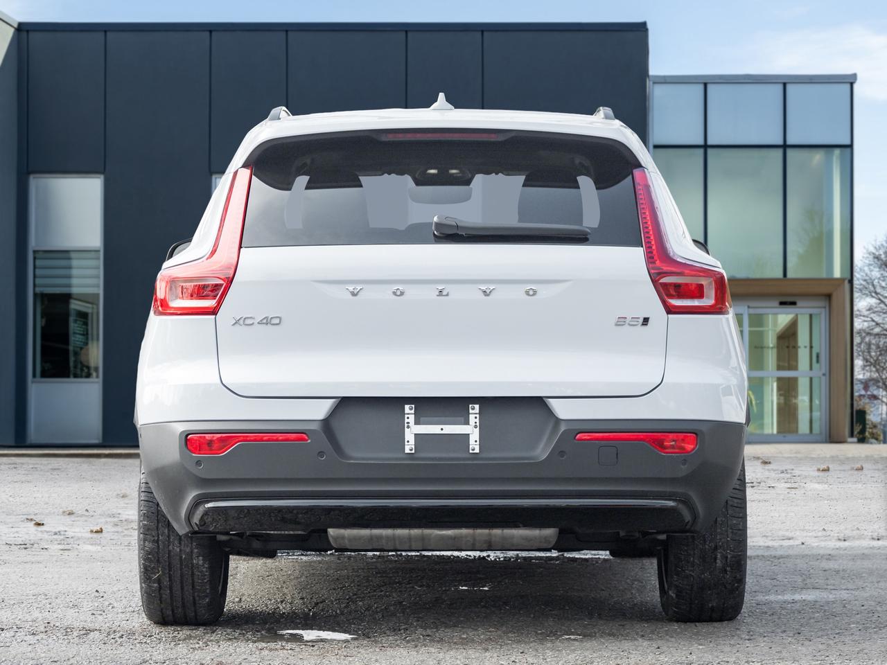 2025 Volvo XC40 B5 AWD PLUS Dark Theme CPO FIN RATE 4%* (84M) Photo