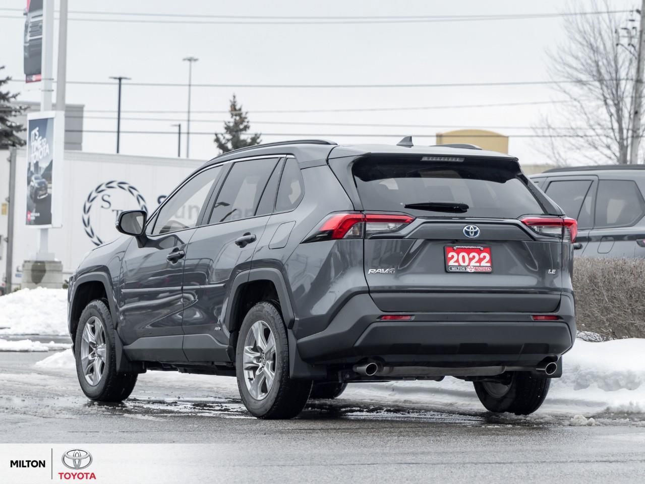 2022 Toyota RAV4 Hybrid AWD HEATED SEATS BLIND SPOT HYBRID CARPLAY LE Photo4