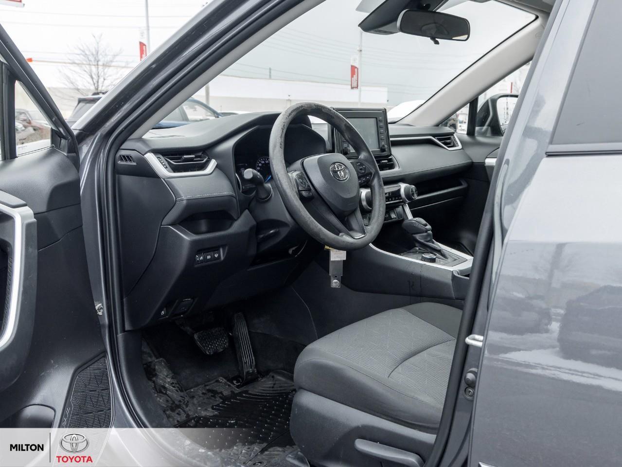 2022 Toyota RAV4 Hybrid AWD HEATED SEATS BLIND SPOT HYBRID CARPLAY LE Photo