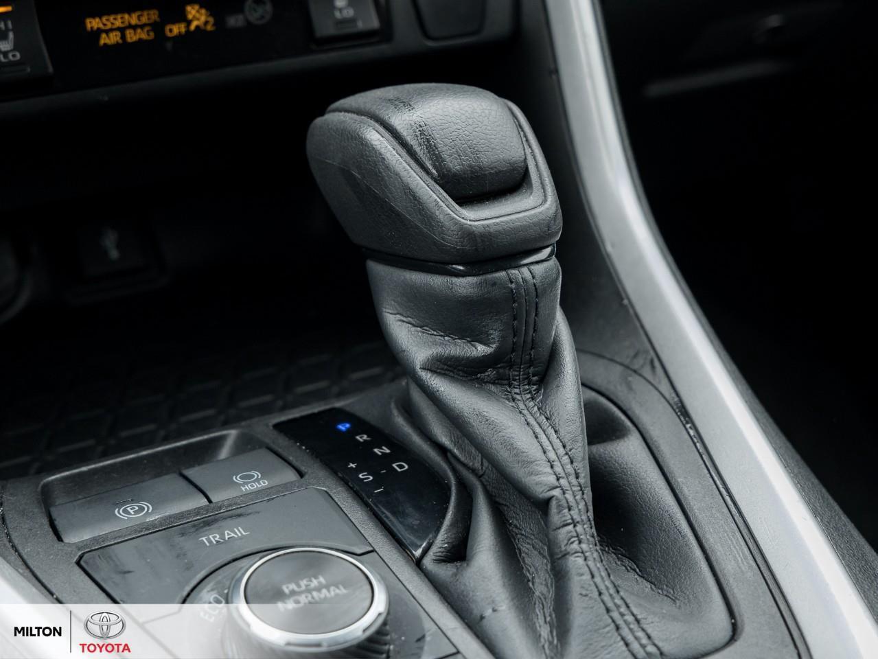 2022 Toyota RAV4 Hybrid AWD HEATED SEATS BLIND SPOT HYBRID CARPLAY LE Photo