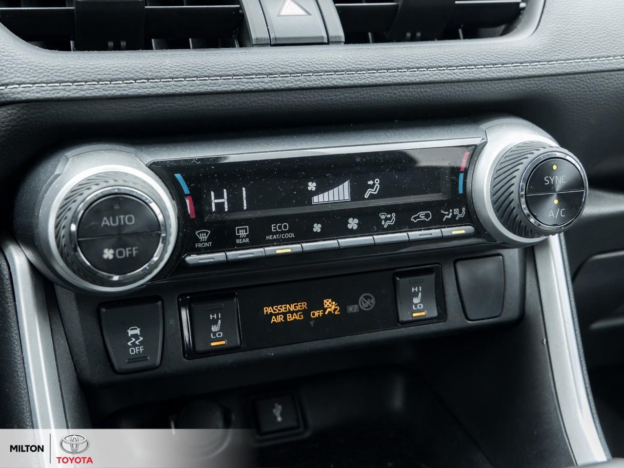 2022 Toyota RAV4 Hybrid AWD HEATED SEATS BLIND SPOT HYBRID CARPLAY LE Photo