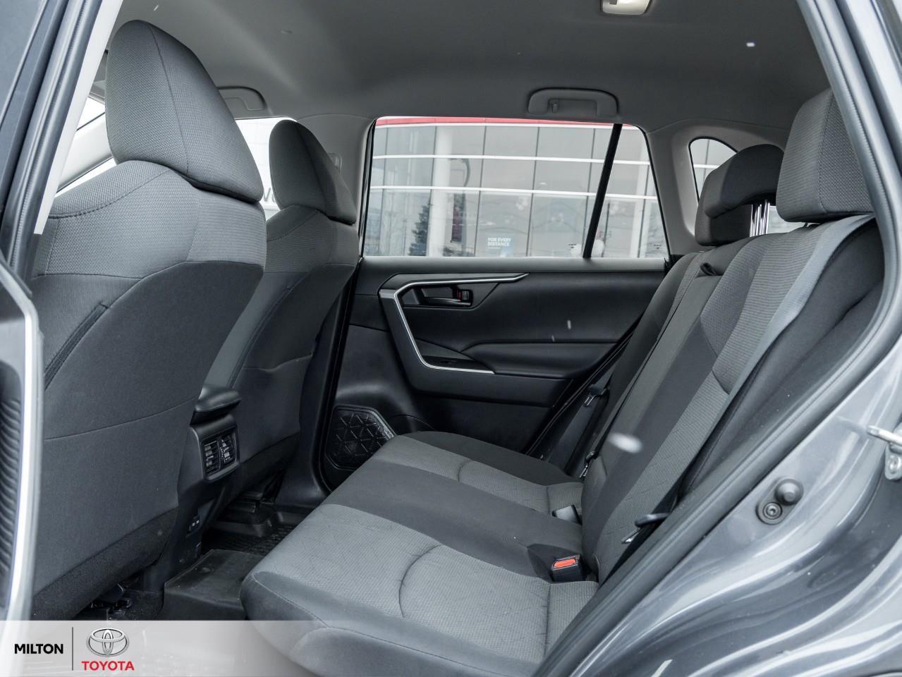 2022 Toyota RAV4 Hybrid AWD HEATED SEATS BLIND SPOT HYBRID CARPLAY LE Photo