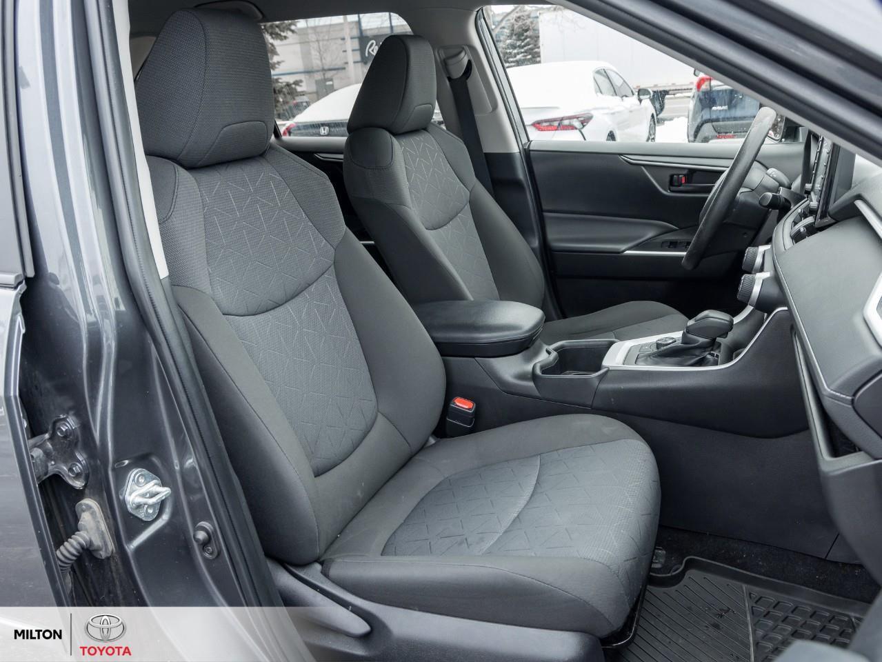 2022 Toyota RAV4 Hybrid AWD HEATED SEATS BLIND SPOT HYBRID CARPLAY LE Photo