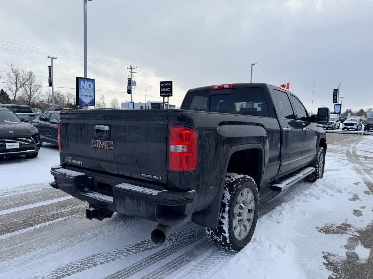 2019 GMC SIERRA 2500HD 4WD Crew Cab 153.7  Denali Photo