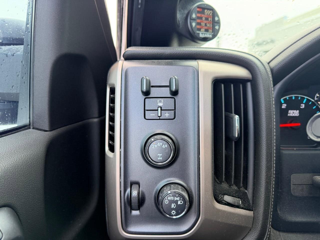 2019 GMC SIERRA 2500HD 4WD Crew Cab 153.7  Denali Photo