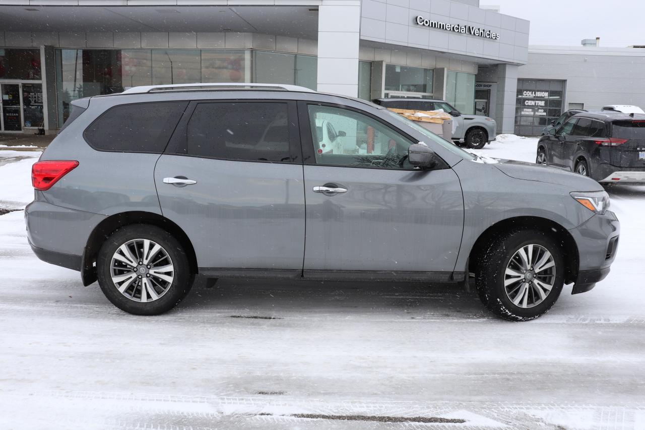 2020 Nissan Pathfinder SV TECH NO ACCIDENTS 1 OWNER OFF LEASE BLIND SPOT Photo