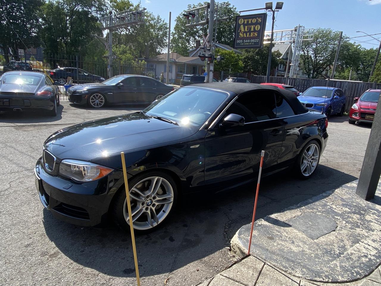 2012 BMW 1 Series 2dr Cabriolet 135i Photo