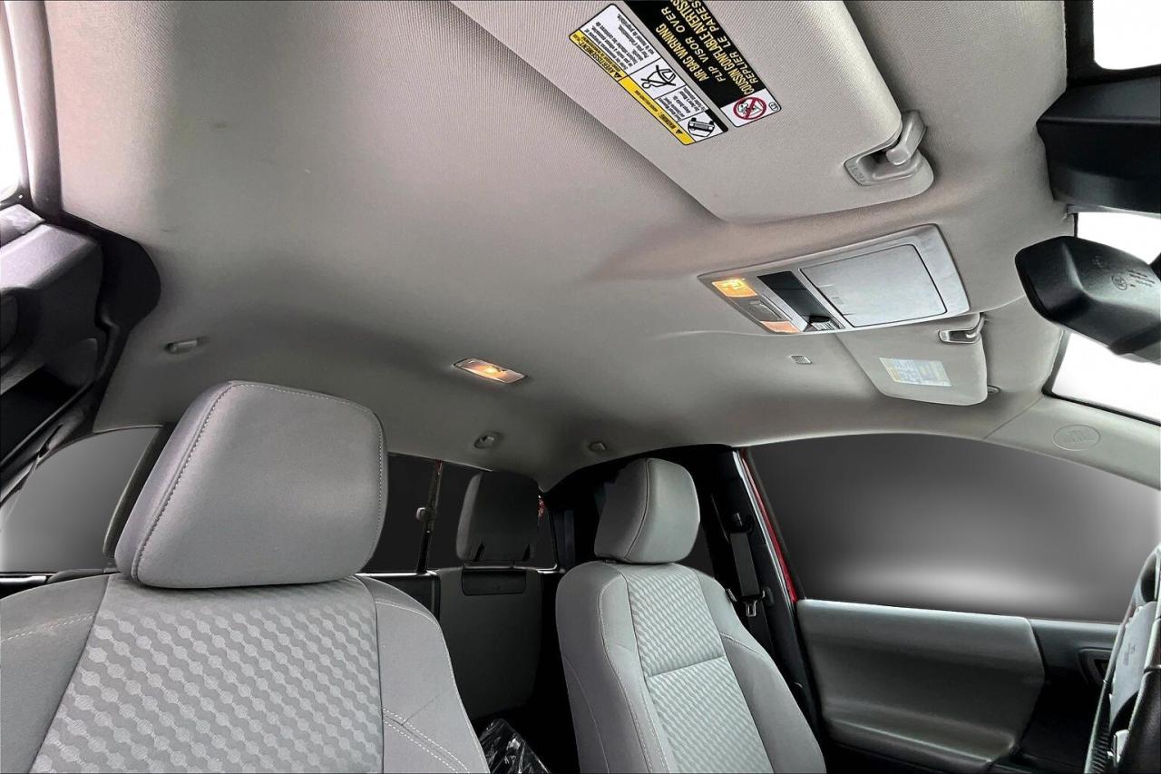 2021 Toyota Tacoma SR5 4X4   NO ACCIDENTS   ONE OWNER   TONNEAU COVER Photo