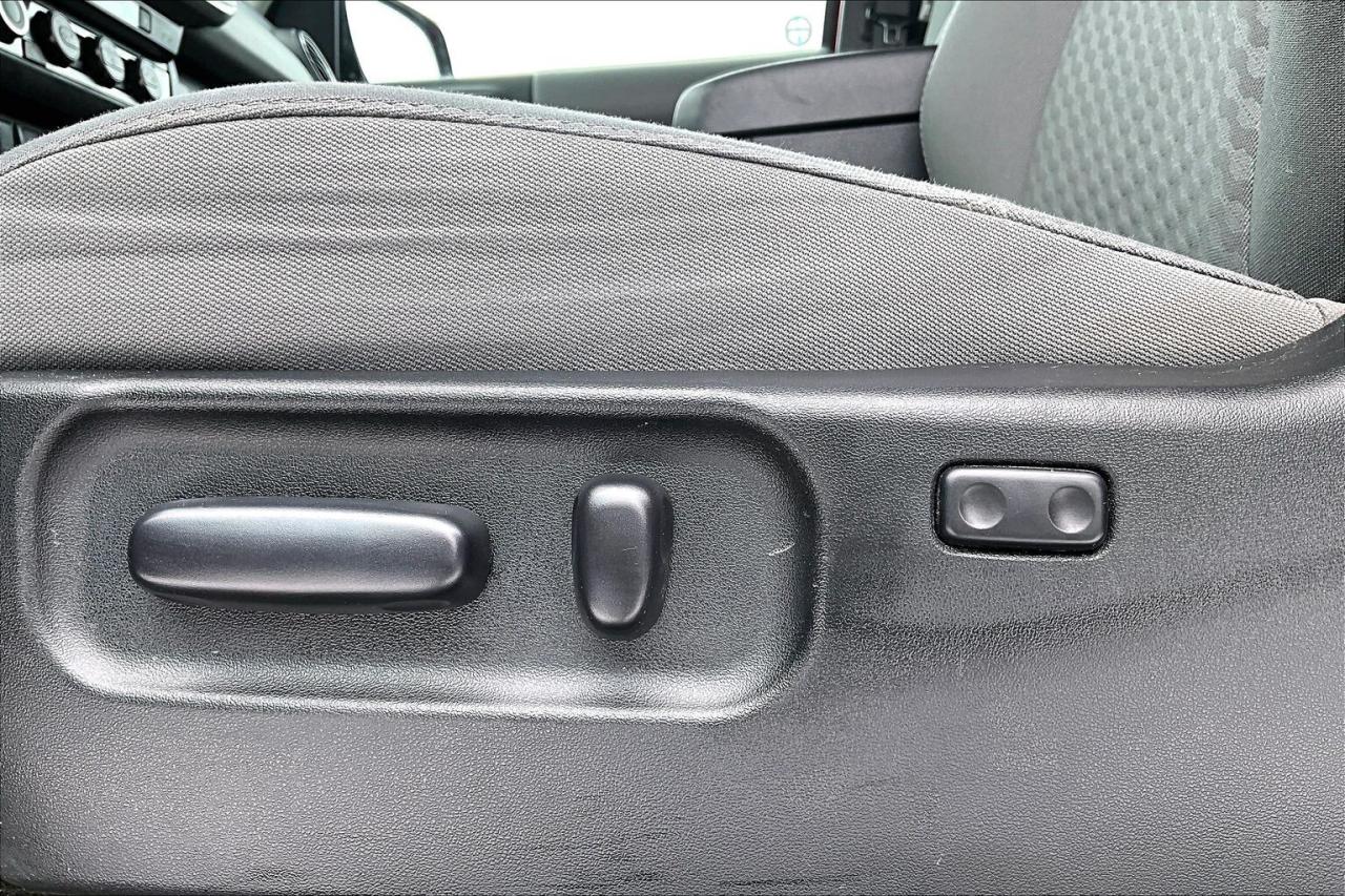 2021 Toyota Tacoma SR5 4X4   NO ACCIDENTS   ONE OWNER   TONNEAU COVER Photo