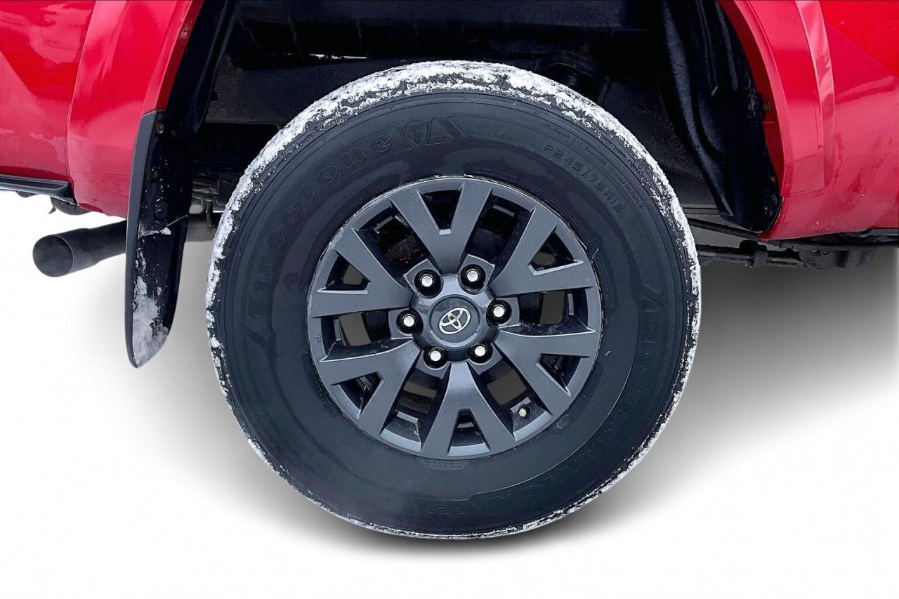 2021 Toyota Tacoma SR5 4X4   NO ACCIDENTS   ONE OWNER   TONNEAU COVER Photo