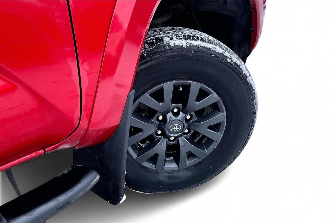 2021 Toyota Tacoma SR5 4X4   NO ACCIDENTS   ONE OWNER   TONNEAU COVER Photo