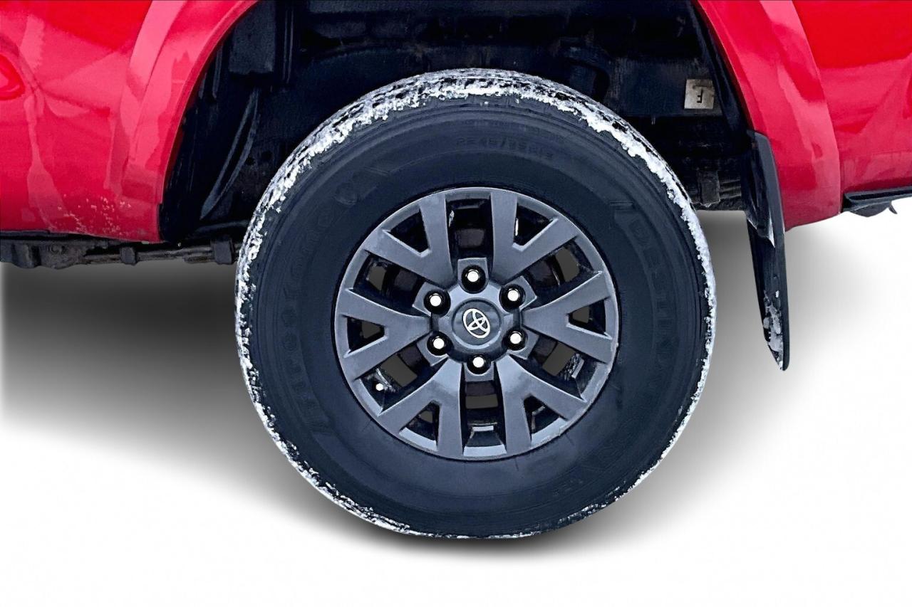 2021 Toyota Tacoma SR5 4X4   NO ACCIDENTS   ONE OWNER   TONNEAU COVER Photo