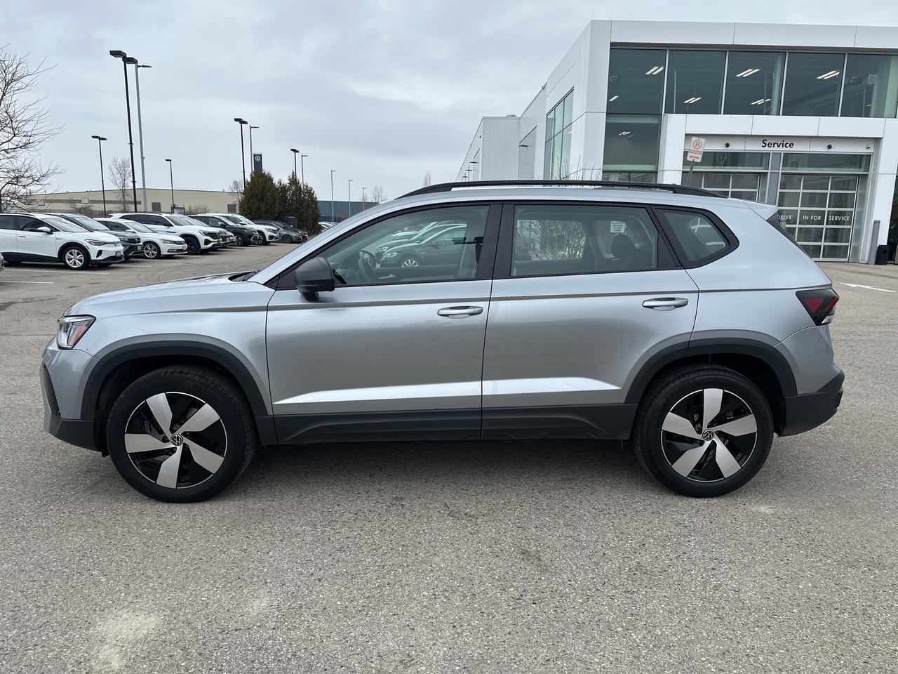 2025 Volkswagen Taos Trendline 4Motion Photo