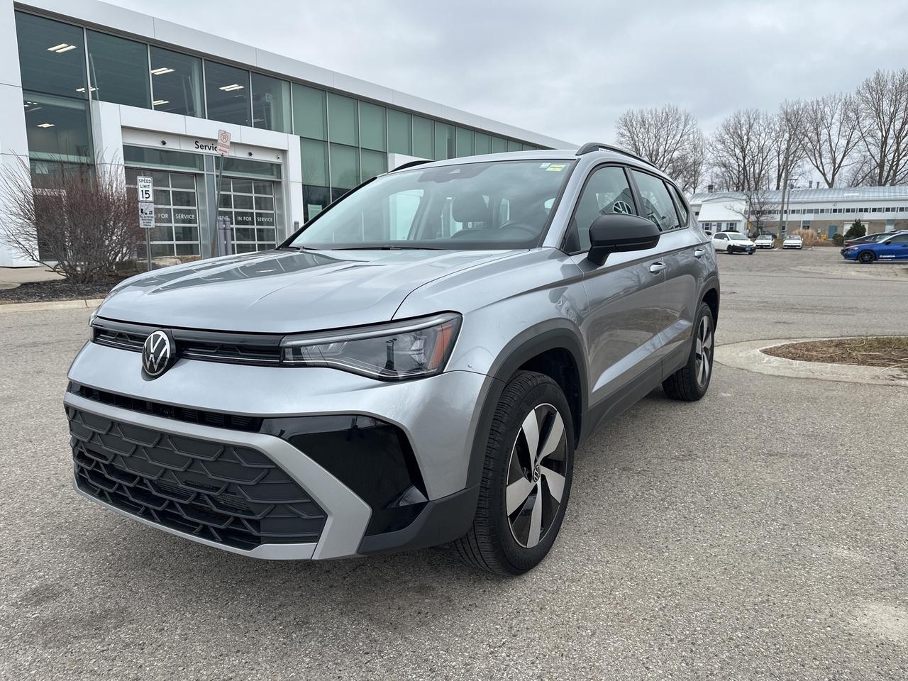 2025 Volkswagen Taos Trendline 4Motion Photo0