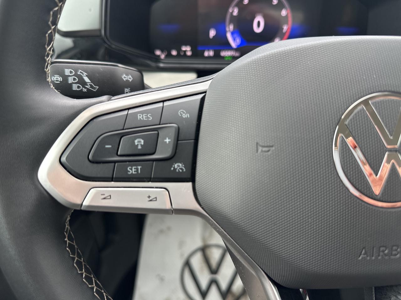 2025 Volkswagen Taos Trendline 4Motion Photo