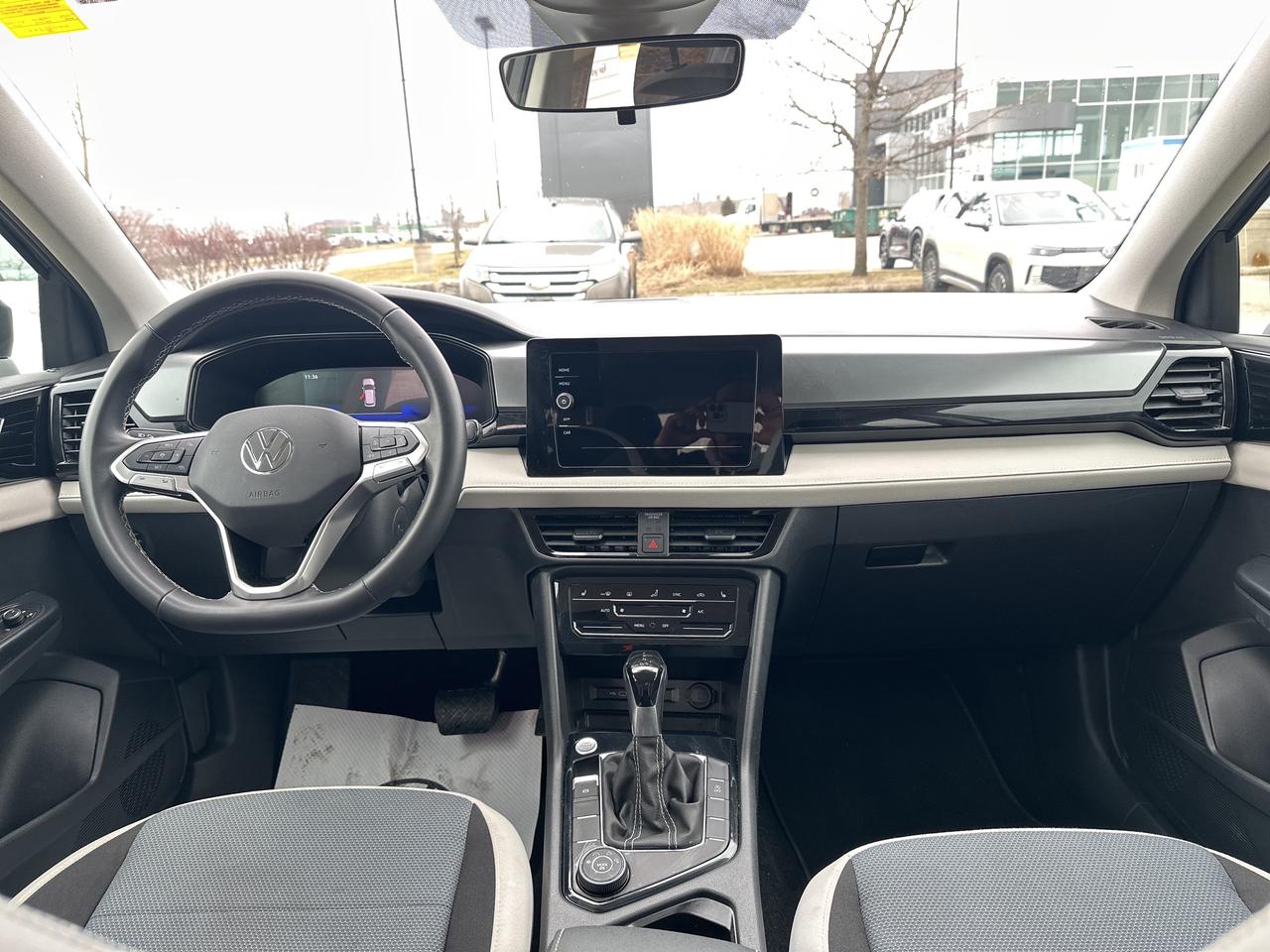 2025 Volkswagen Taos Trendline 4Motion Photo