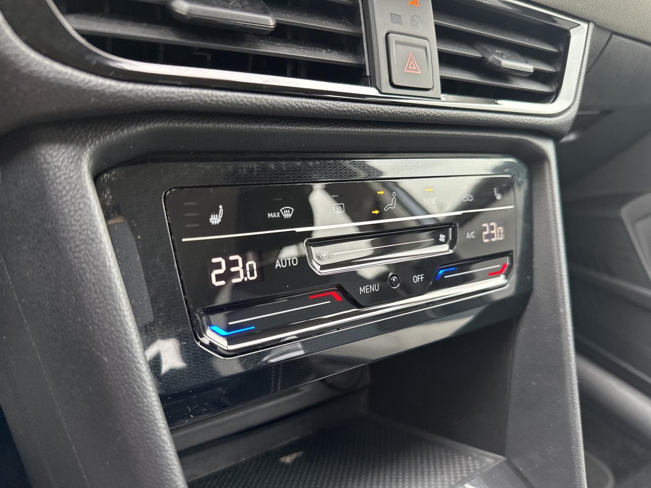 2025 Volkswagen Taos Trendline 4Motion Photo