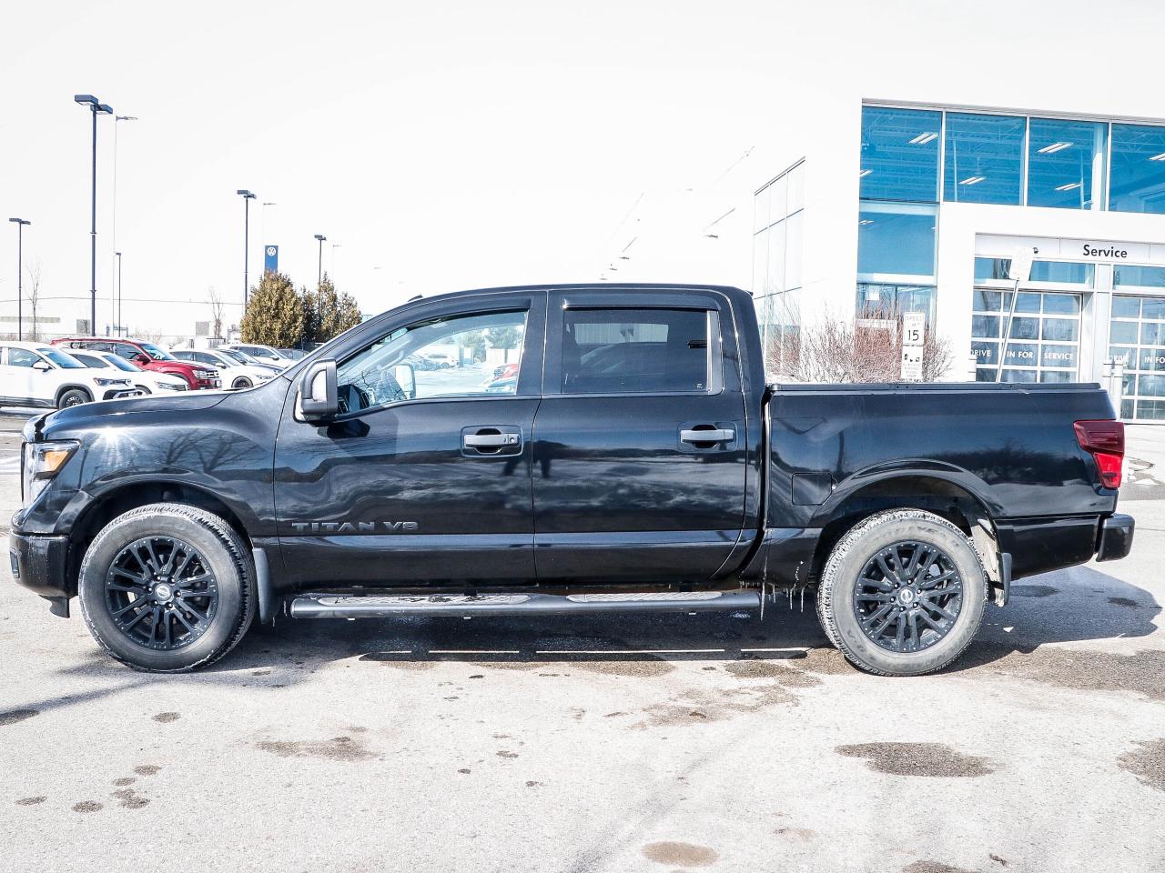 2018 Nissan Titan 4x4 Crew Cab SV Midnight Edition Photo4
