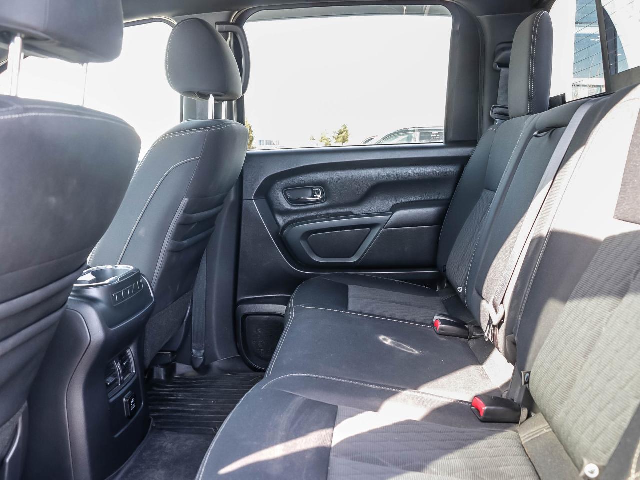 2018 Nissan Titan 4x4 Crew Cab SV Midnight Edition Photo