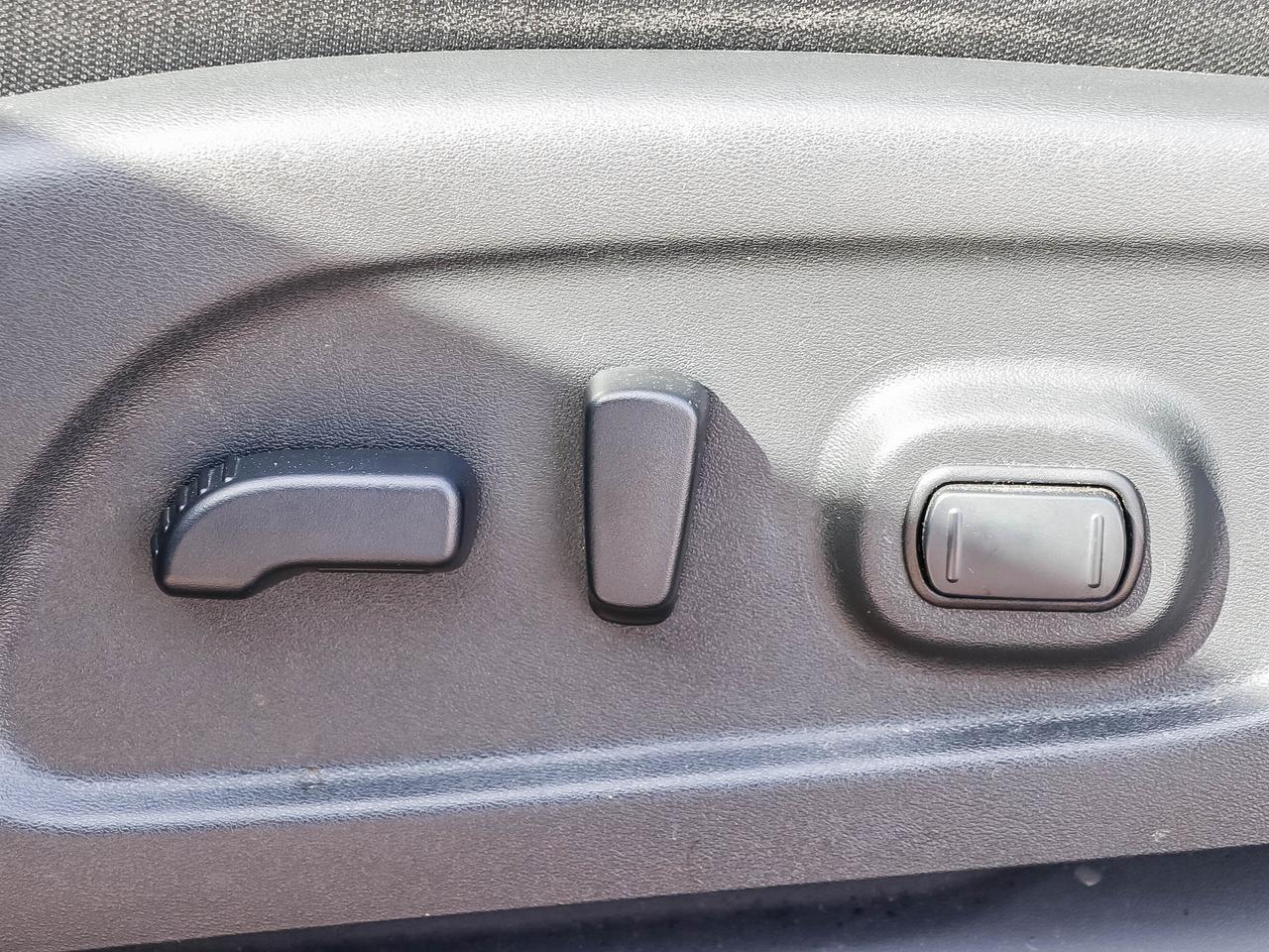 2018 Nissan Titan 4x4 Crew Cab SV Midnight Edition Photo