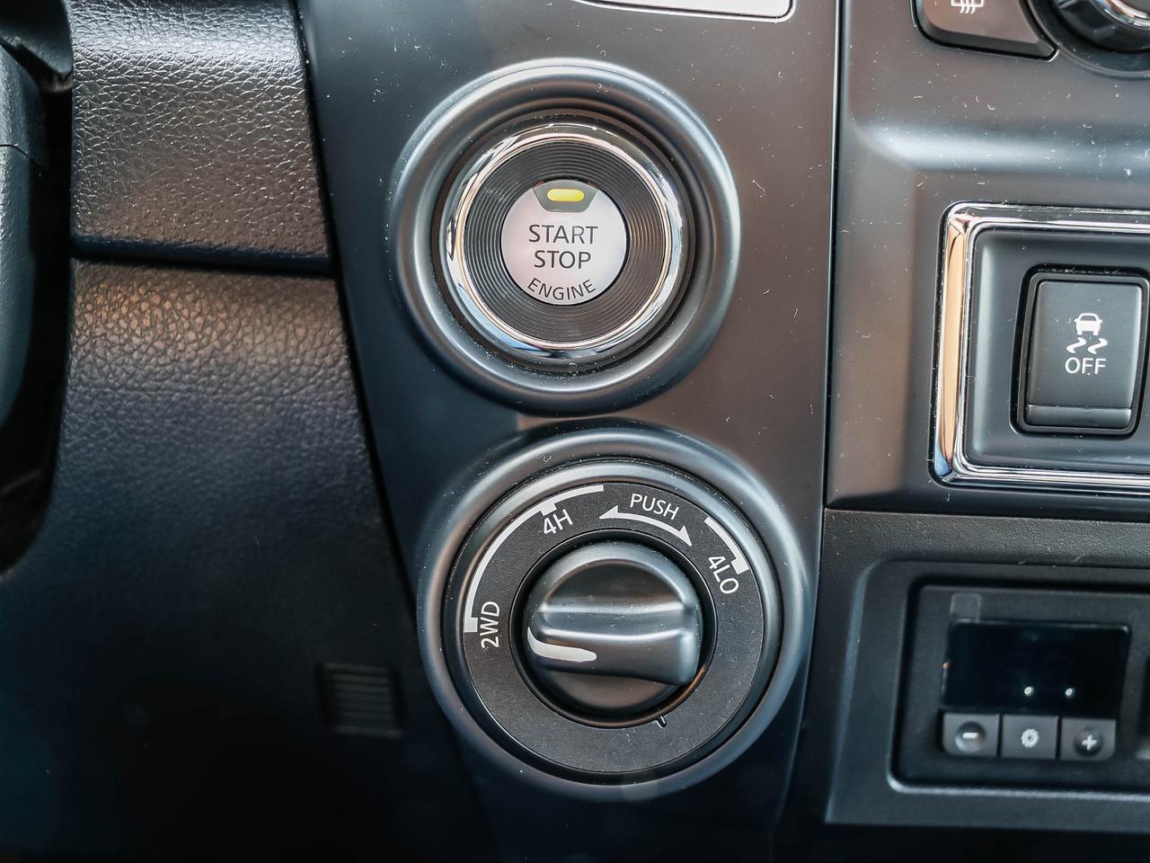 2018 Nissan Titan 4x4 Crew Cab SV Midnight Edition Photo