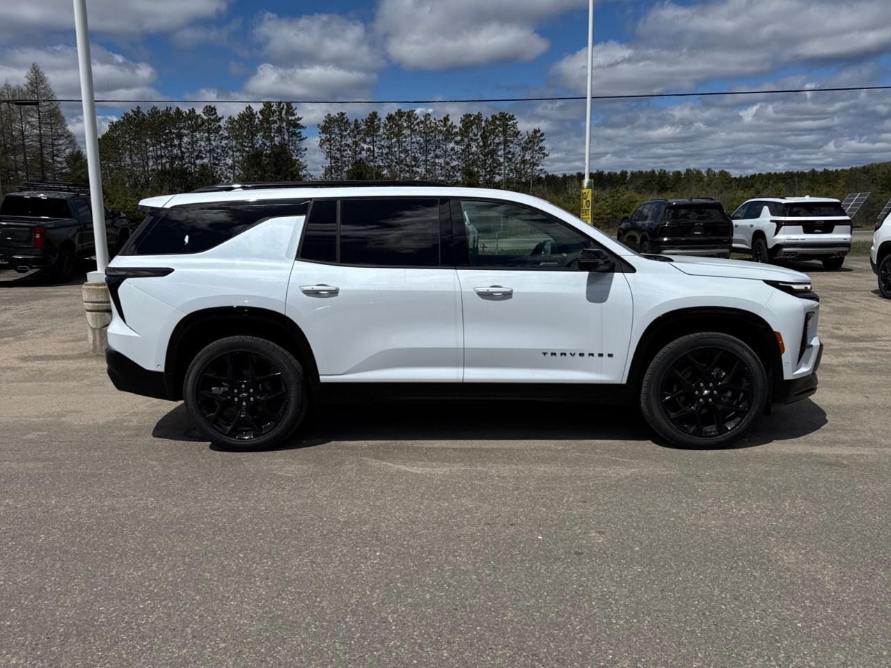 2026 Chevrolet Traverse AWD 4dr RS Photo