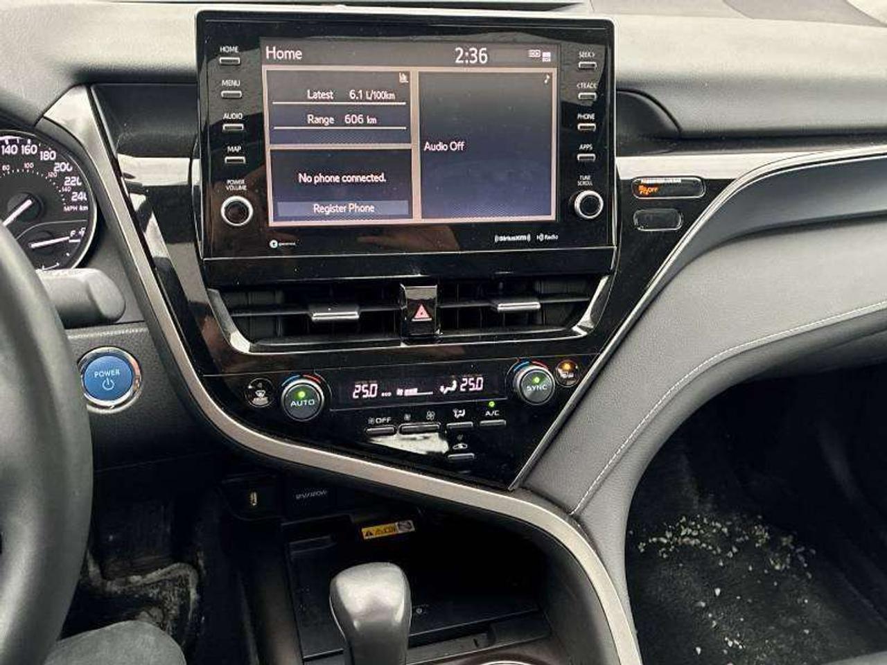 2024 Toyota Camry SE Photo