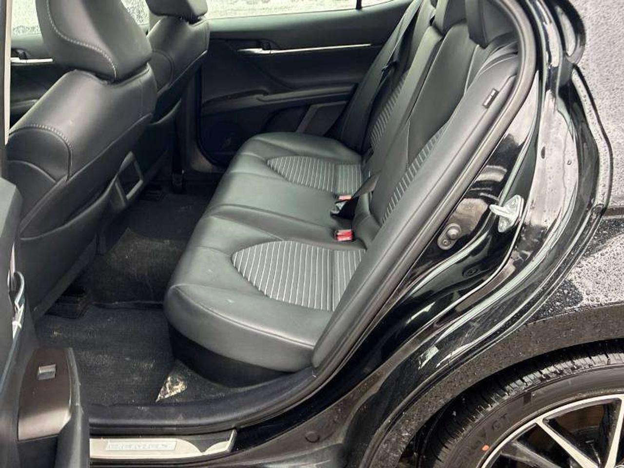 2024 Toyota Camry SE Photo