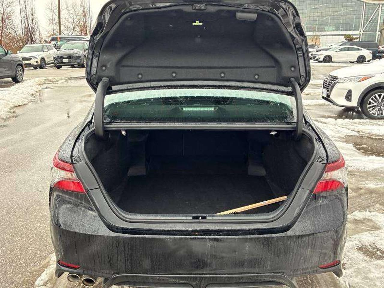 2024 Toyota Camry SE Photo