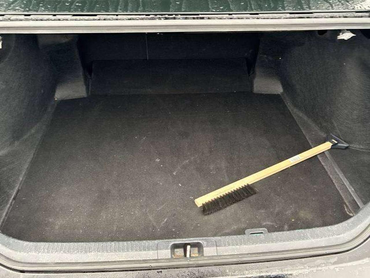 2024 Toyota Camry SE Photo