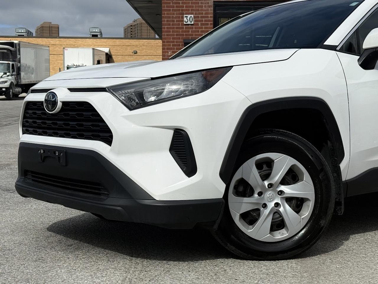 2024 Toyota RAV4 No Accidents l AWD l LE l Toyota Warranty l Photo