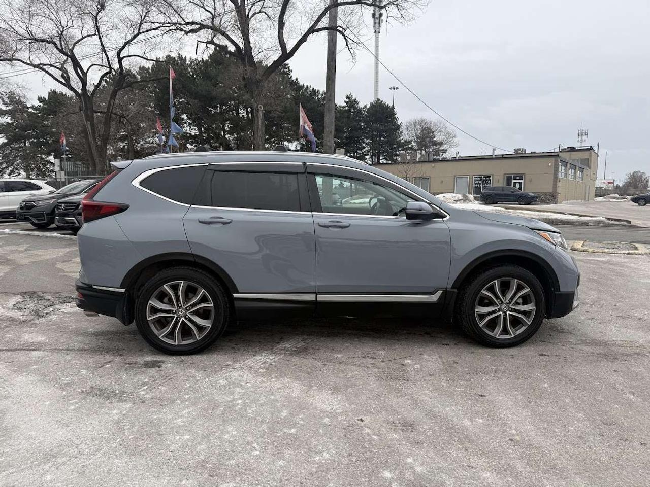 2022 Honda CR-V Touring l One Owner l Urban Grey l AWD l Photo
