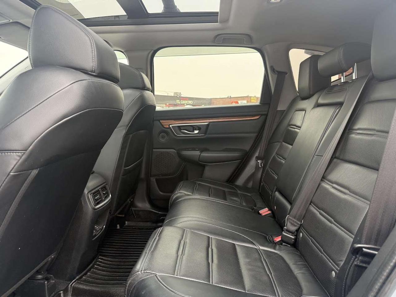 2022 Honda CR-V Touring l One Owner l Urban Grey l AWD l Photo