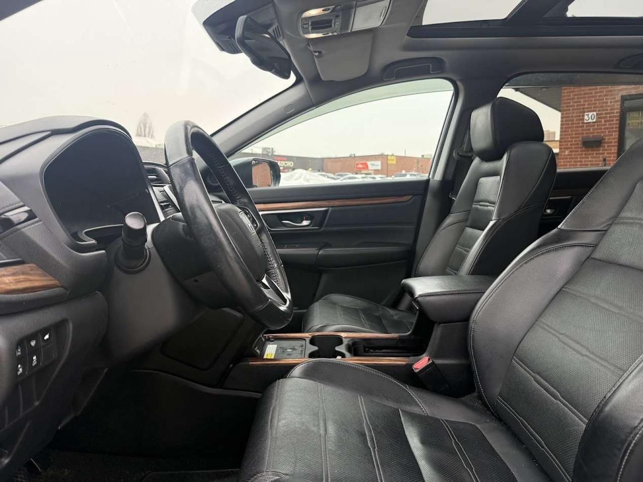 2022 Honda CR-V Touring l One Owner l Urban Grey l AWD l Photo