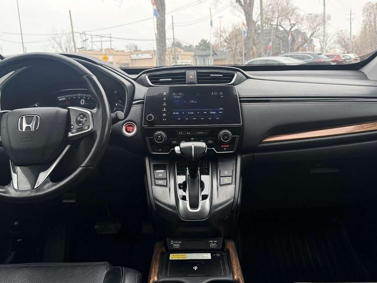 2022 Honda CR-V Touring l One Owner l Urban Grey l AWD l Photo