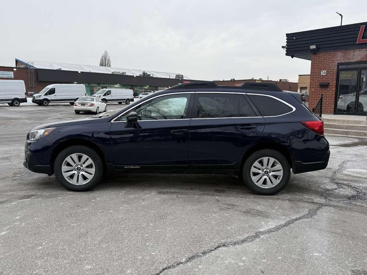 2018 Subaru Outback No Accidents l Touring l AWD l 2.5i l 4Cyl l Photo