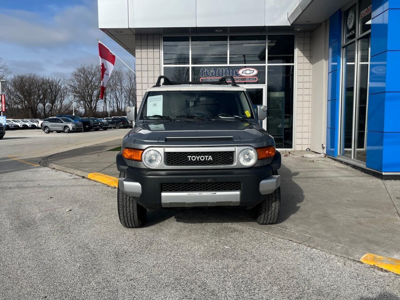 2009 Toyota FJ Cruiser ADVENTURE PKG A TRUE LEGEND Photo