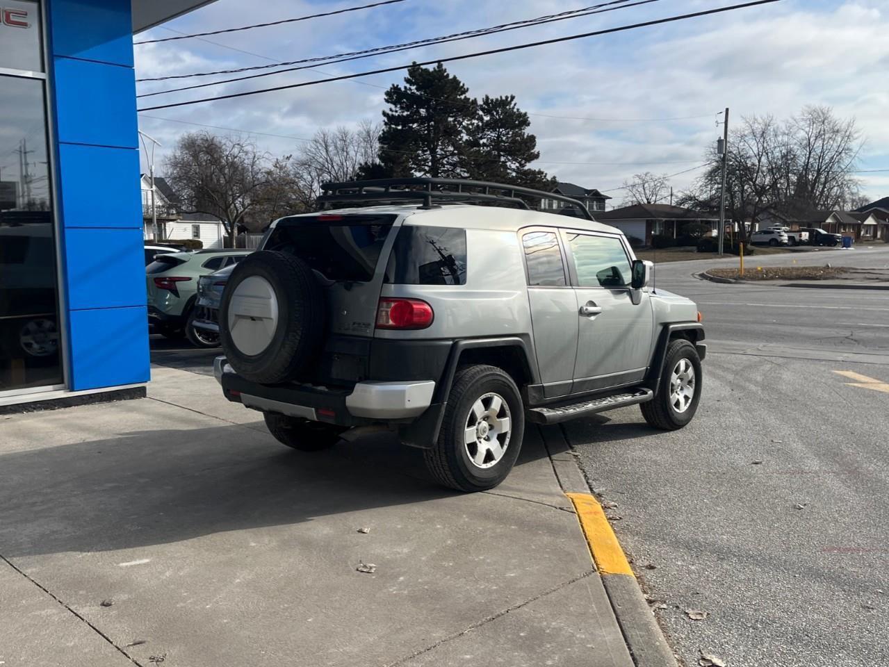 2009 Toyota FJ Cruiser ADVENTURE PKG A TRUE LEGEND Photo