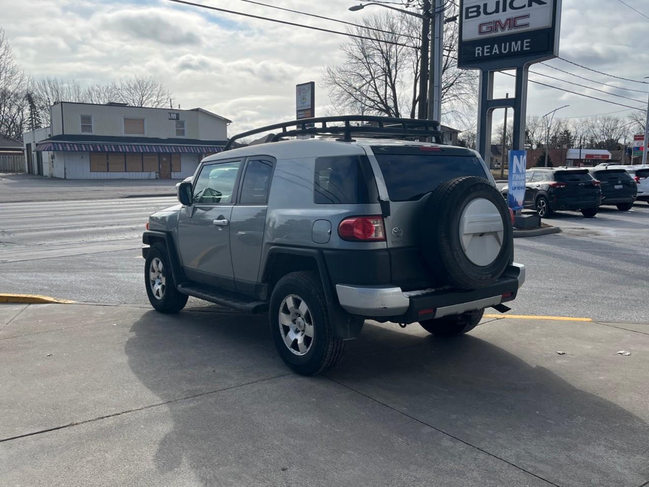 2009 Toyota FJ Cruiser ADVENTURE PKG A TRUE LEGEND Photo