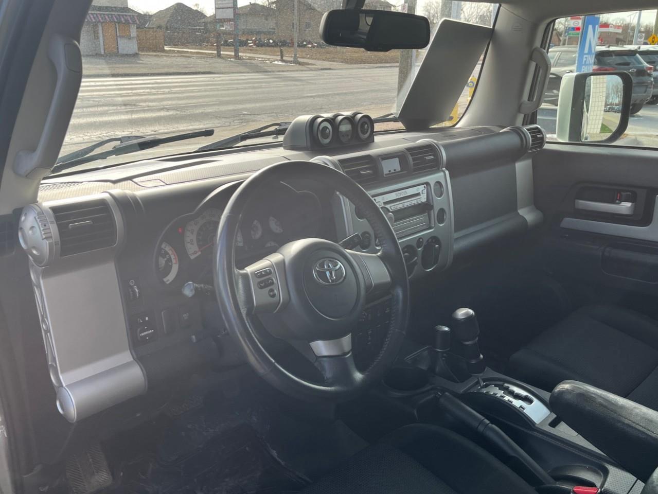 2009 Toyota FJ Cruiser ADVENTURE PKG A TRUE LEGEND Photo