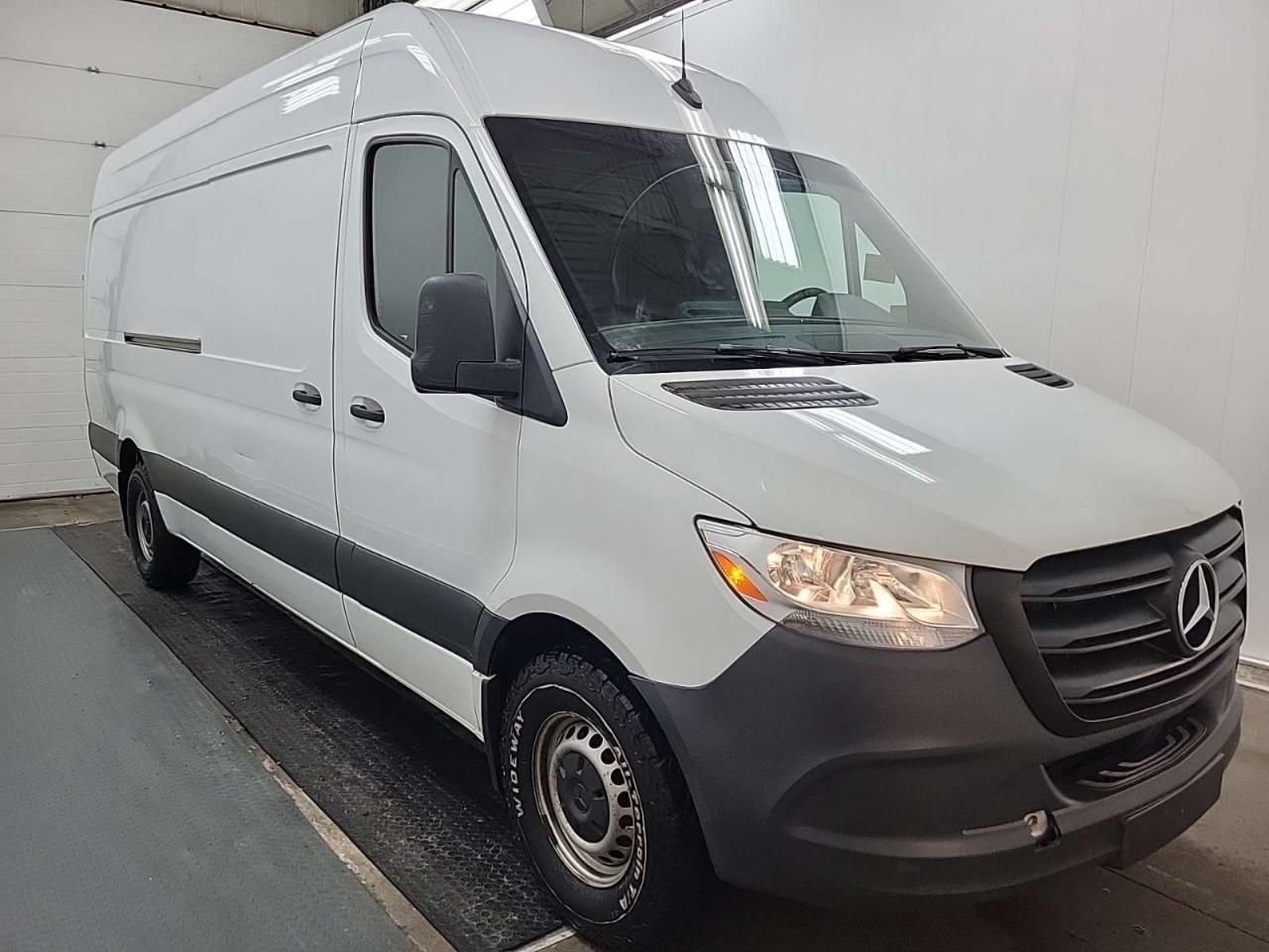 2023 Mercedes-Benz Sprinter 2500 HIGH ROOF l Diesel l 170" l RWD l 2 Seats l Photo