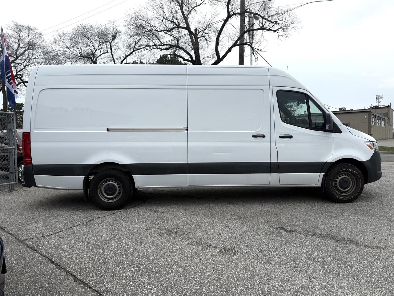 2023 Mercedes-Benz Sprinter 2500 l High Roof l 170" EXT l RWD l Diesel l Photo