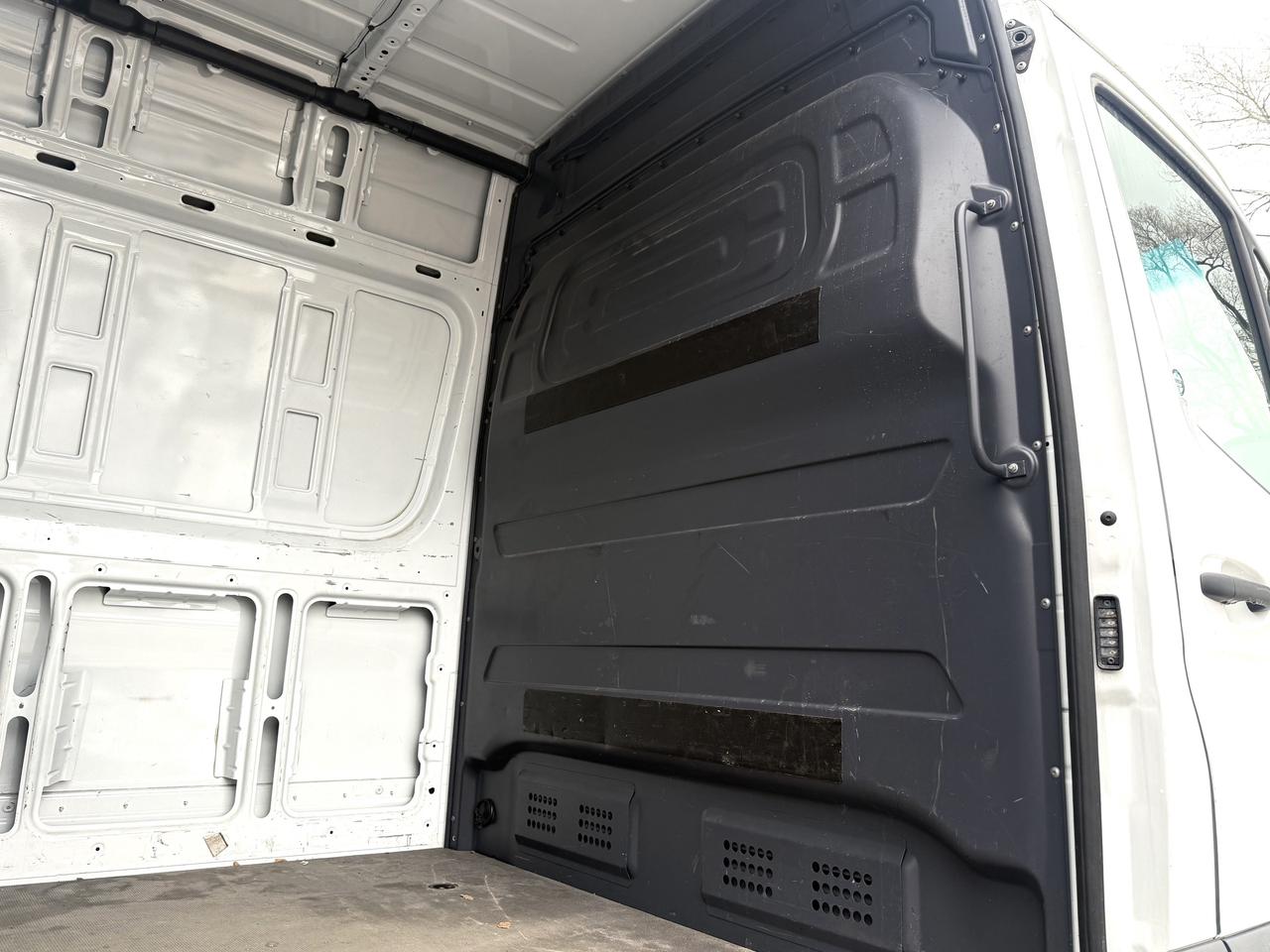 2023 Mercedes-Benz Sprinter 2500 l High Roof l 170" EXT l RWD l Diesel l Photo