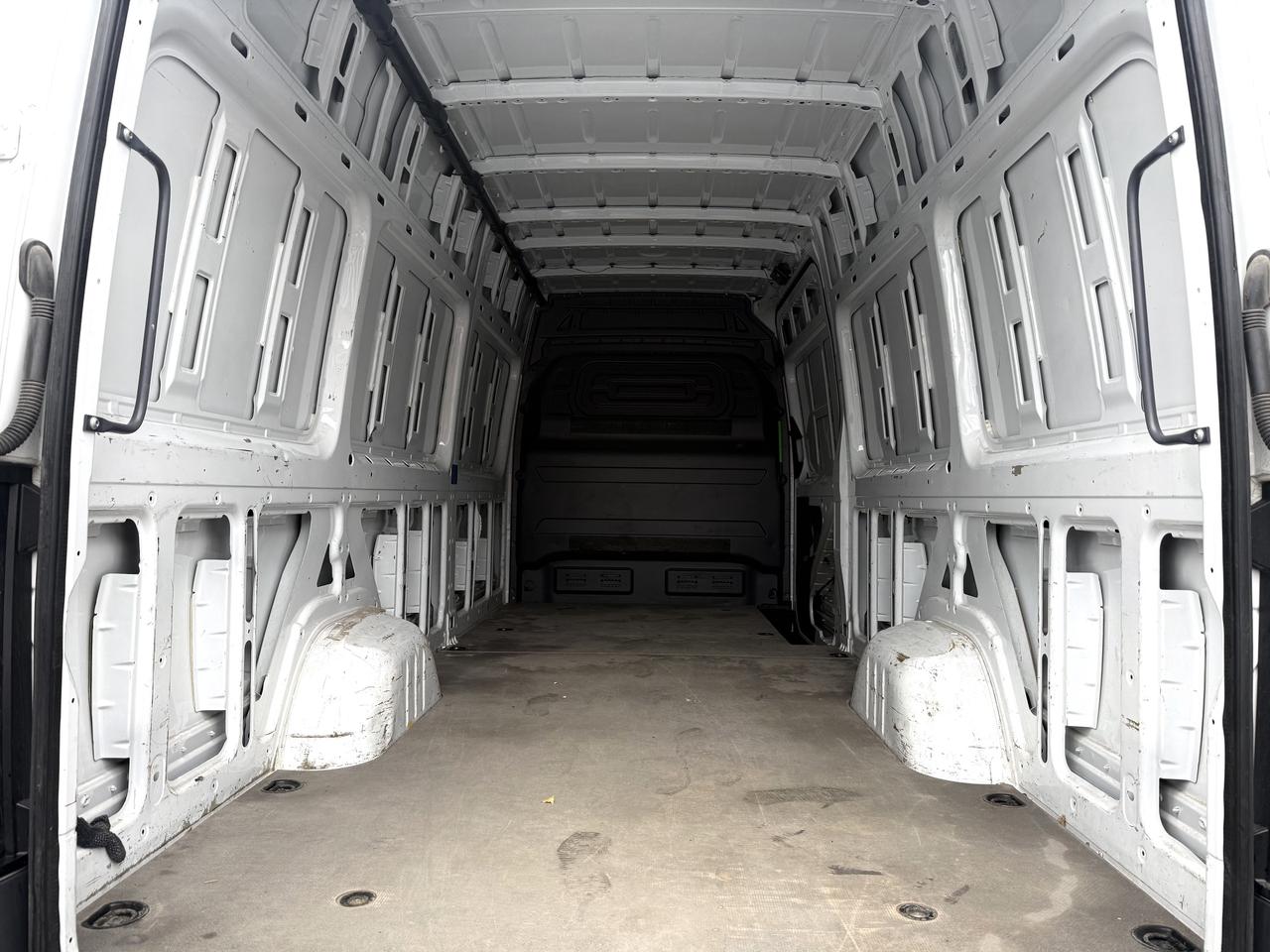 2023 Mercedes-Benz Sprinter 2500 l High Roof l 170" EXT l RWD l Diesel l Photo