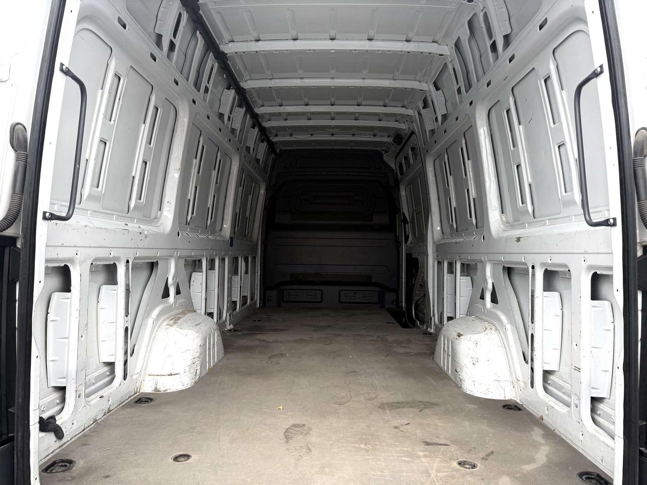 2023 Mercedes-Benz Sprinter 2500 l High Roof l 170" EXT l RWD l Diesel l Photo