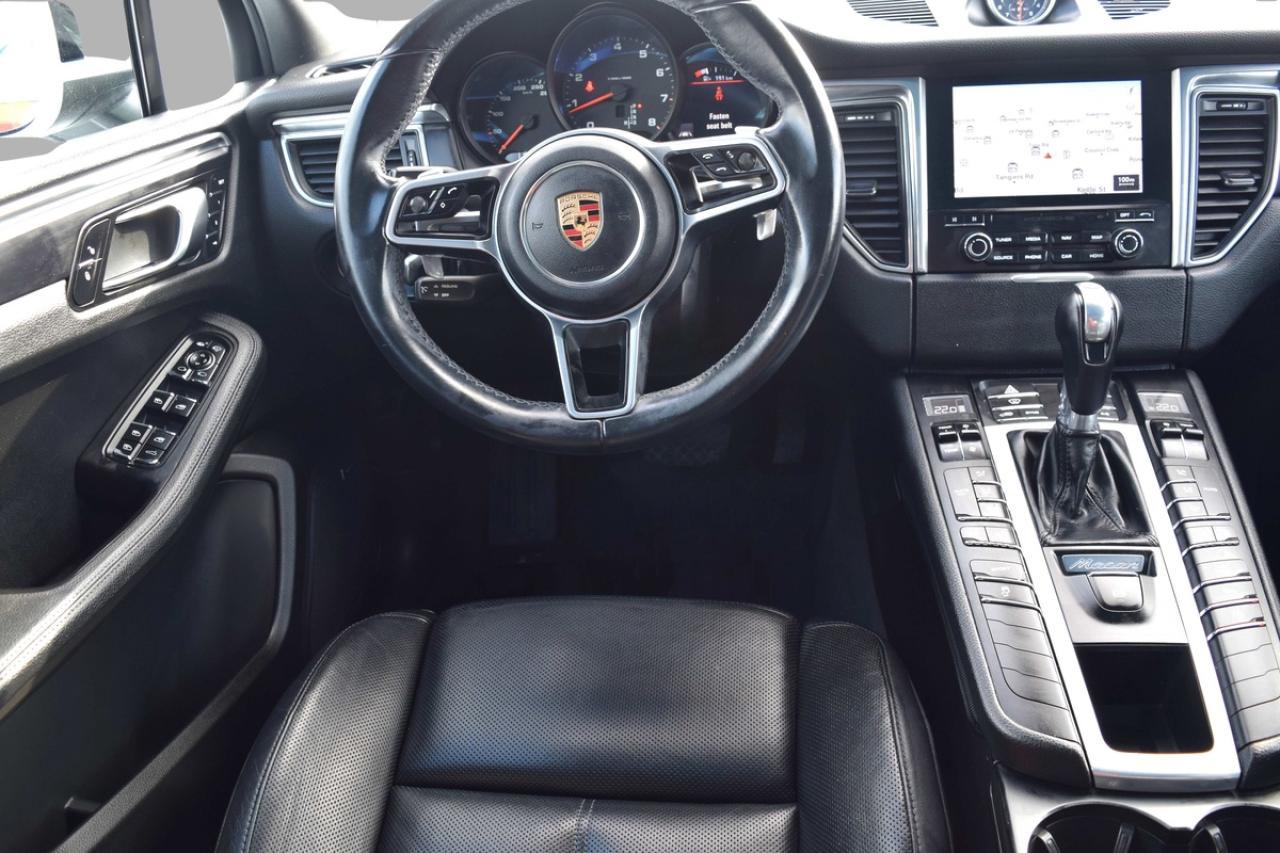 2018 Porsche Macan AWD Navigation Panoramic Sunroof Photo
