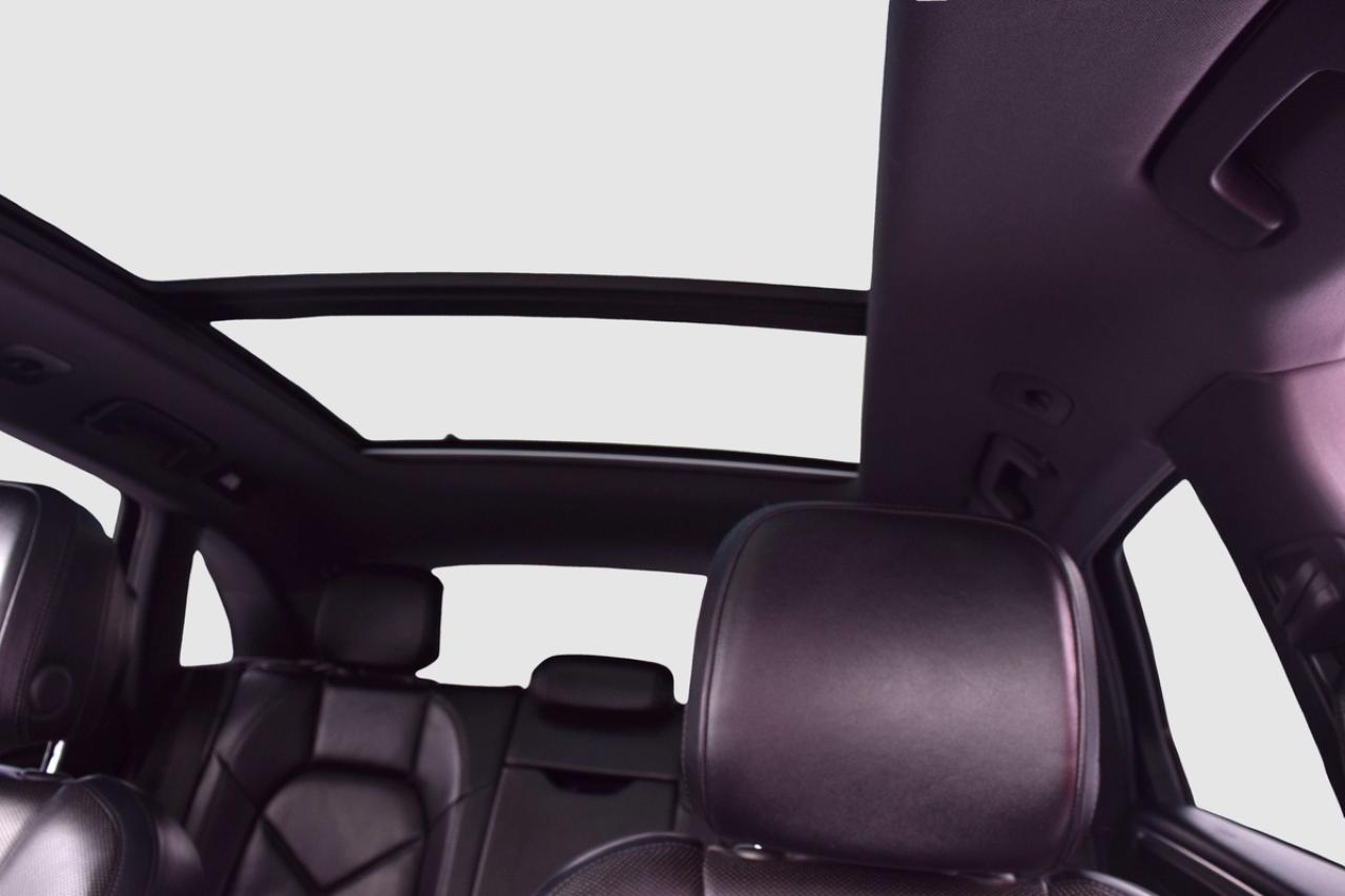 2018 Porsche Macan AWD Navigation Panoramic Sunroof Photo