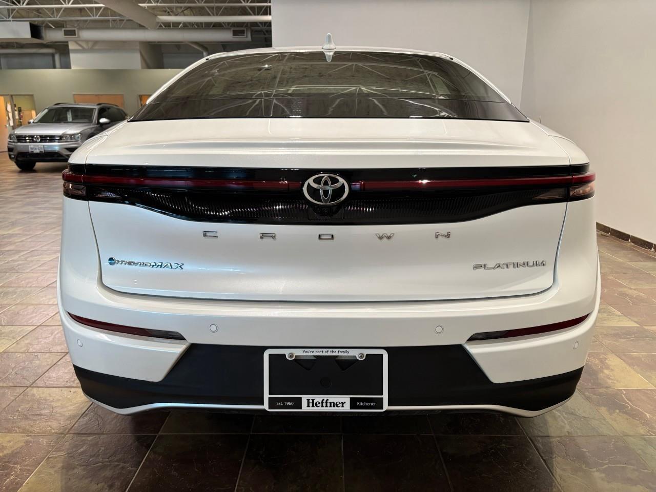 2025 Toyota Crown Platinum Photo