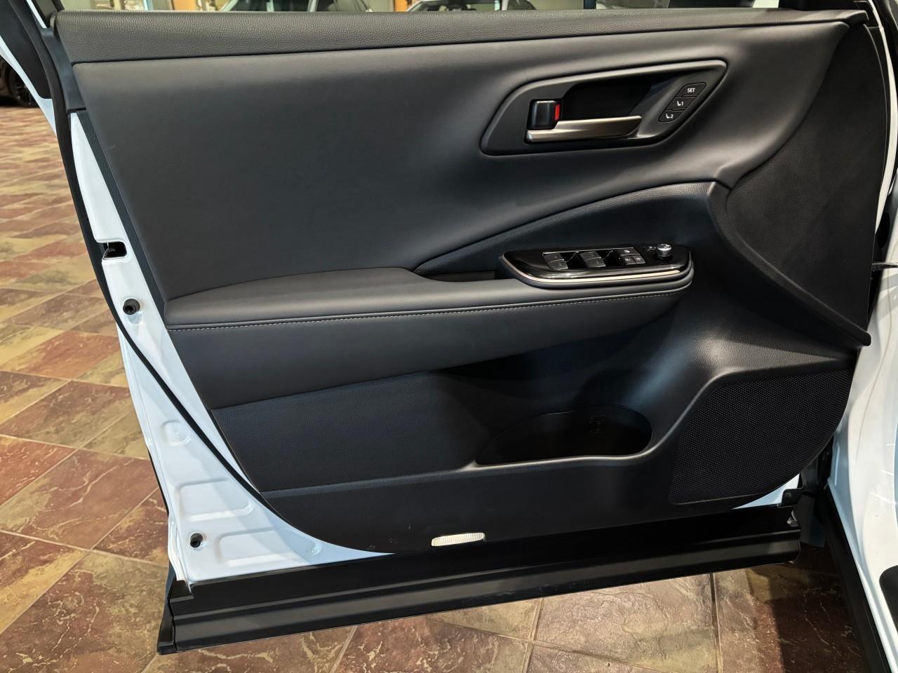 2025 Toyota Crown Platinum Photo